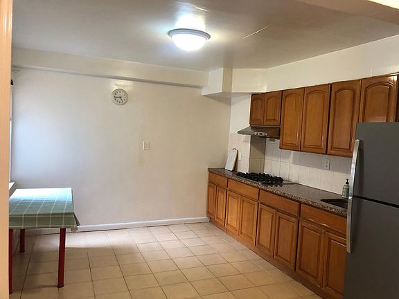 5th image of 6122 219th St