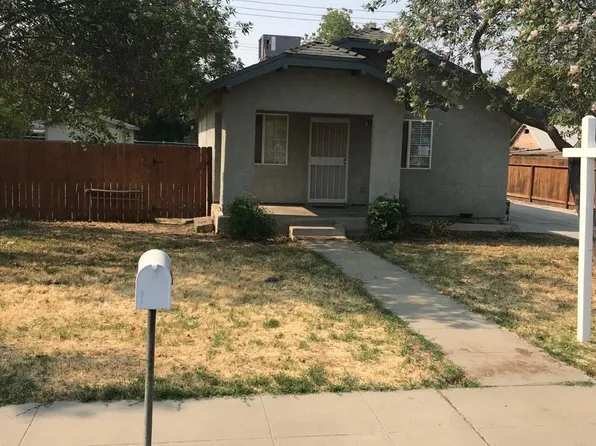 1422 Gibson Ave, Clovis, CA 93611