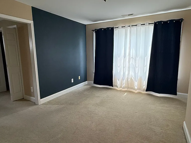 10 Charleston Ct — Photo 23