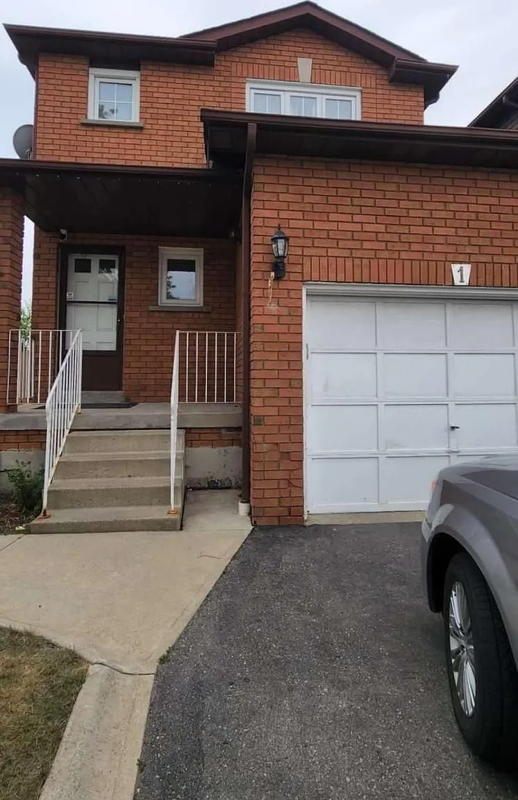 3 bed, $2,900 — Photo 1