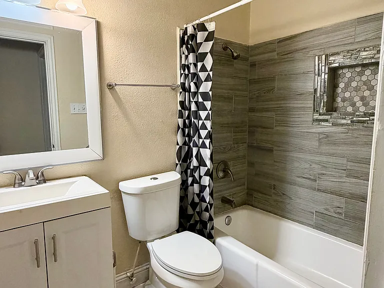 2509 Reever St — Photo 5