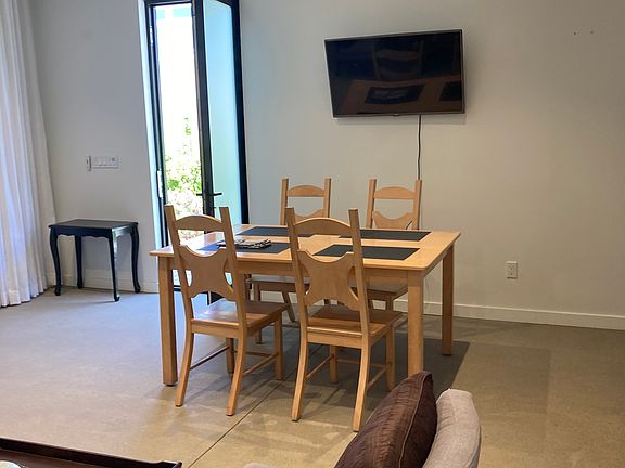 4th image of 339 S Granados Ave #2