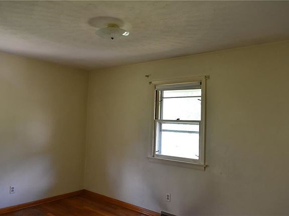 5th image of 427 Louisiana Ave