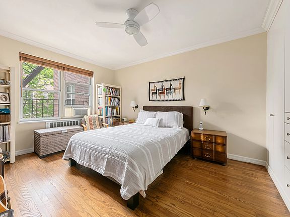 4th image of 67-38 108th St APT C27