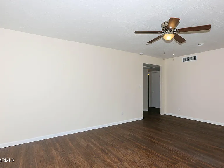 6226 S Hazelton Ln — Photo 9