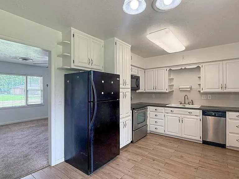 111 Warren St — Photo 18