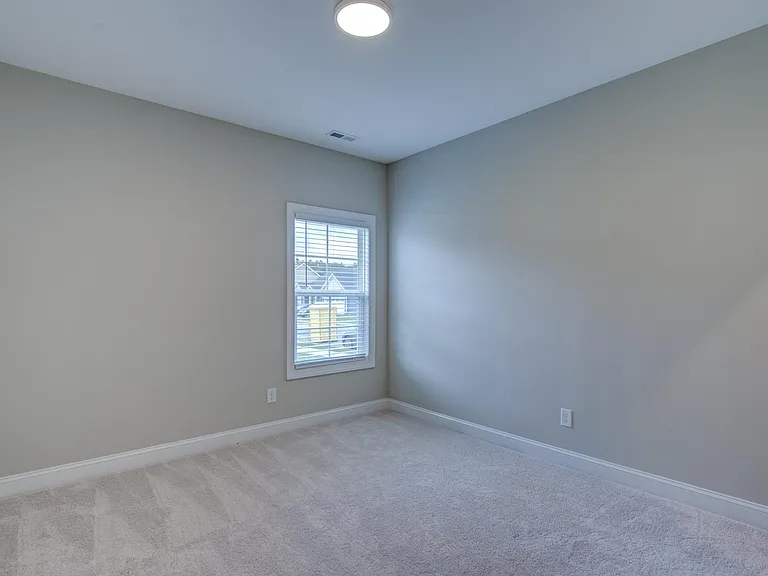 60 Kingsly Dr — Photo 27