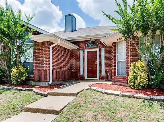 4th image of 2517 Boardwalk Dr