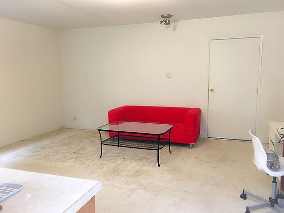 4th image of 8756 Garibaldi Ave