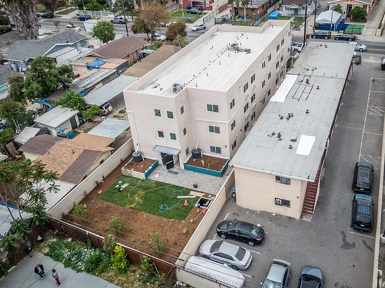 9300 Compton Ave — Photo 9