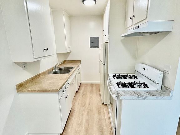4th image of 657 Milford St APT 11