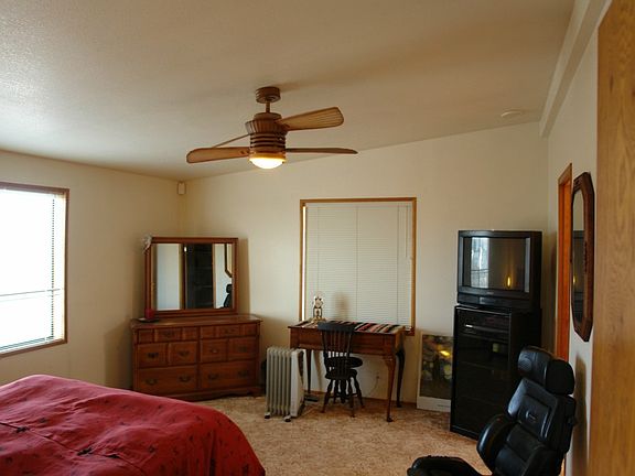3rd image of 215 Fairway Pl SW #258257