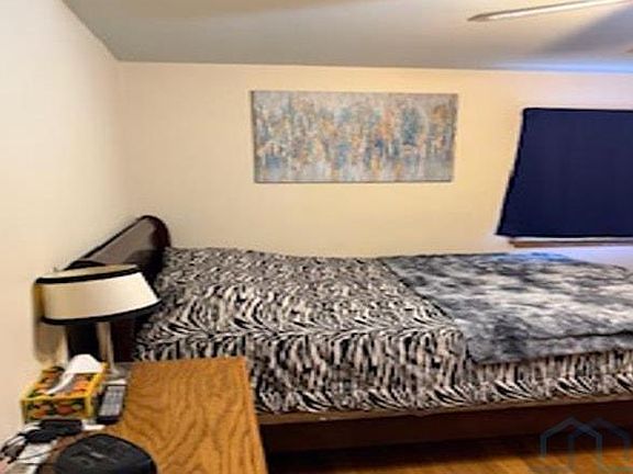 5th image of 218 N 6th St