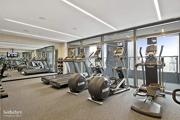 Rented by Sotheby's International Realty | media 18