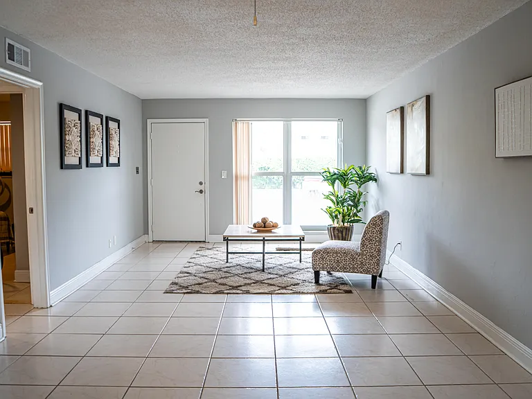55 SE 14th St #1120 — Photo 3