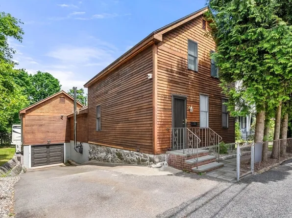 88 Rockland St, West Roxbury, MA 02132