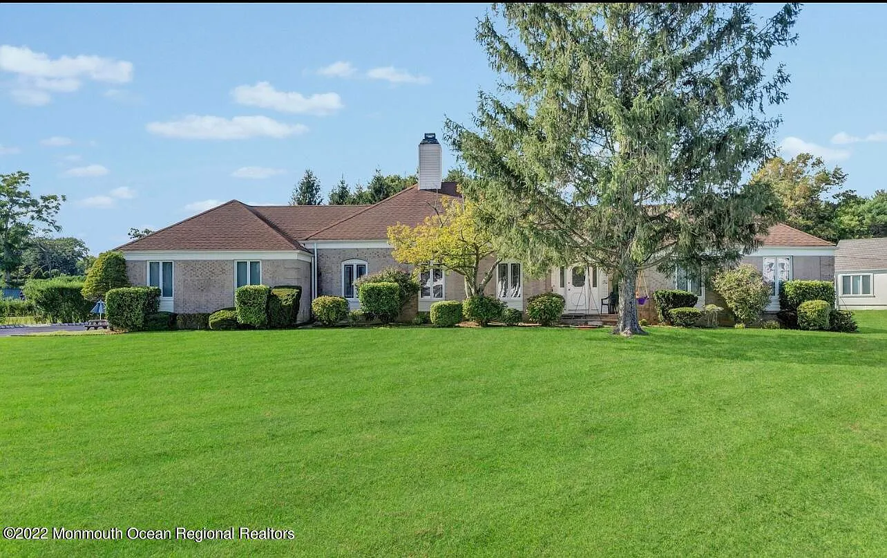 6 bed, 2712 sqft, $4,500 — Photo 2