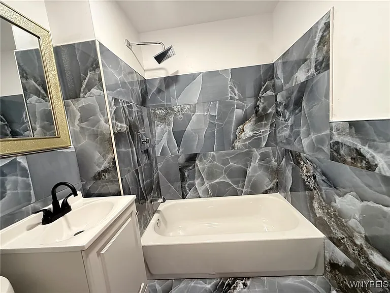 111 Dempster St — Photo 18
