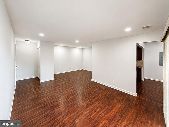 5th image of 515 Florida Ave APT 102