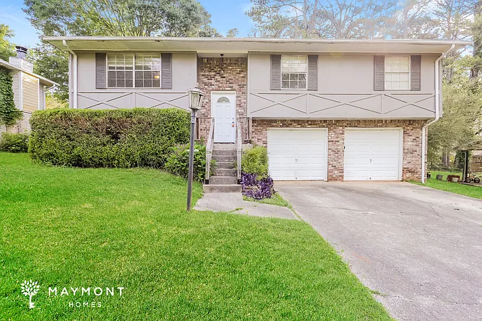 8318 Brittany Ln