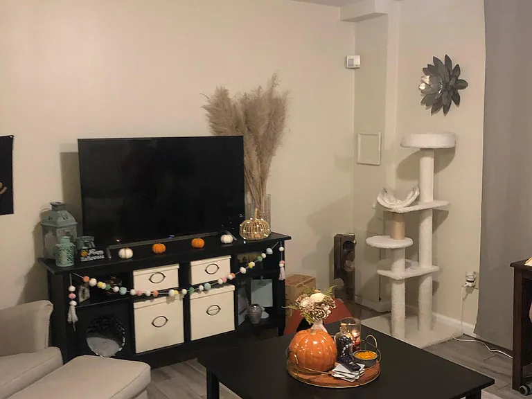 923 T St NW — Photo 5
