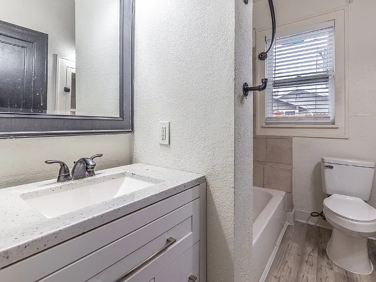 723 E Euclid Ave — Photo 29