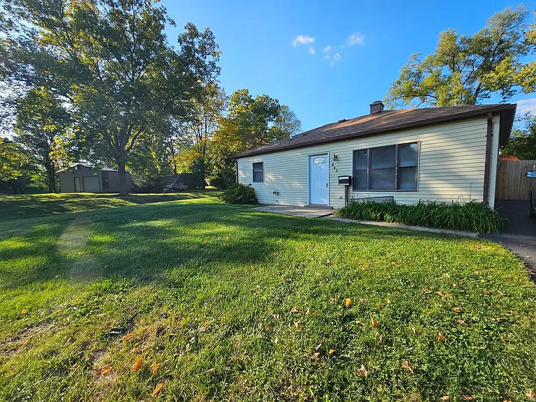642 Lindemann Dr — Photo 10