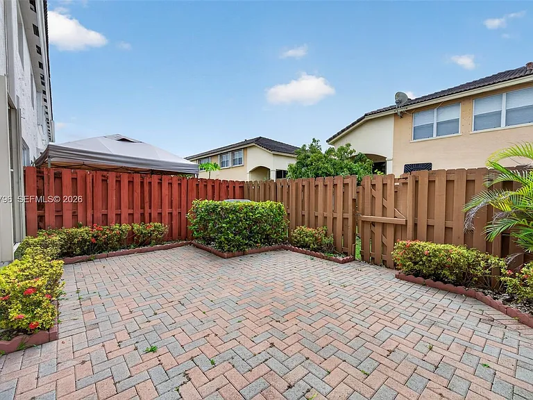 11248 NW 56th St — Photo 38