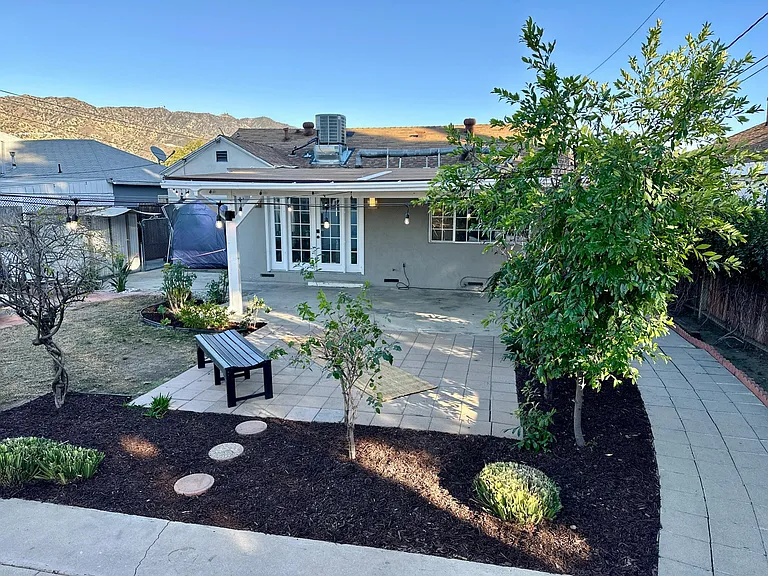 2133 N Buena Vista St — Photo 61