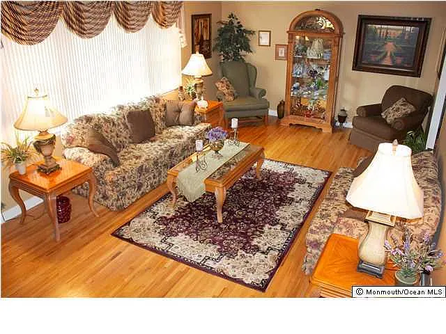 12 Middlebrook Dr photo 1