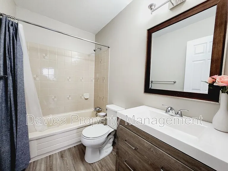 3432 42nd St NW — Photo 13
