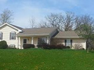 101 Hickory Dr, North Prairie, WI 53153