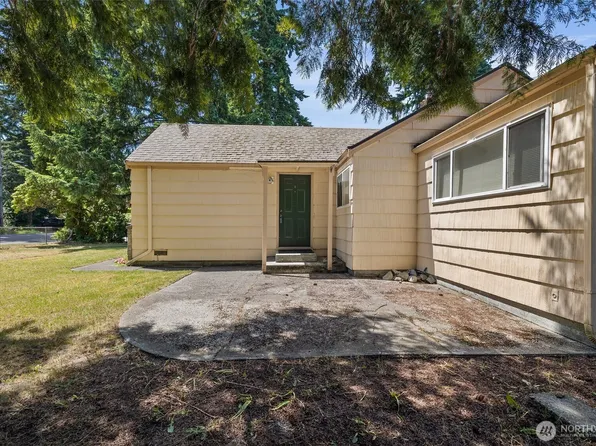 2004 N 143rd Street, Seattle, WA 98133