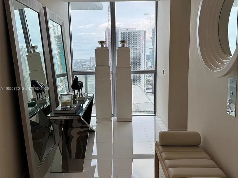 1100 Biscayne Blvd #2605 — Photo 3