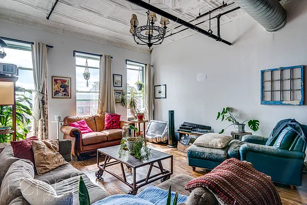 Rented by Rennit Inc. | media 25