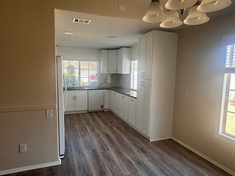 930 Willmont Way — Photo 2
