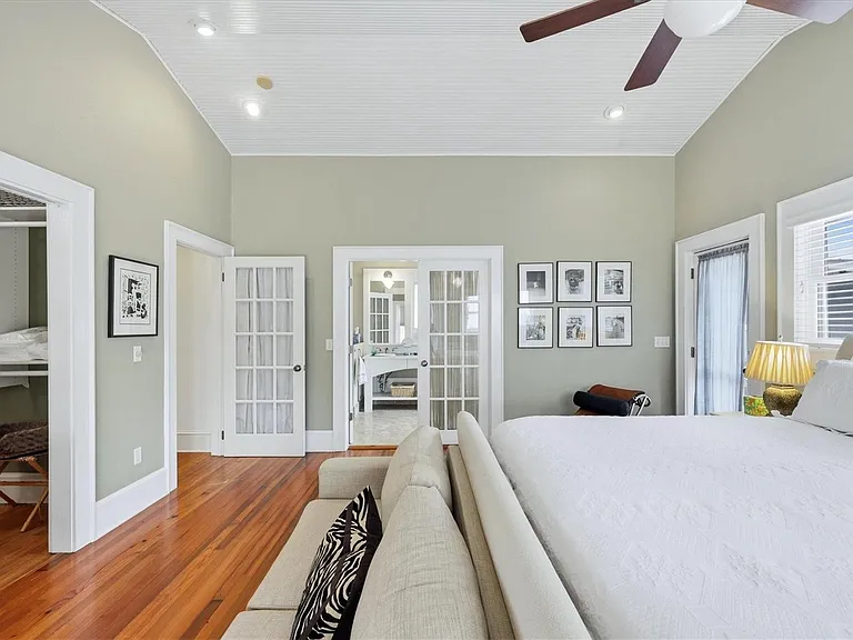 1828 Grove St — Photo 11