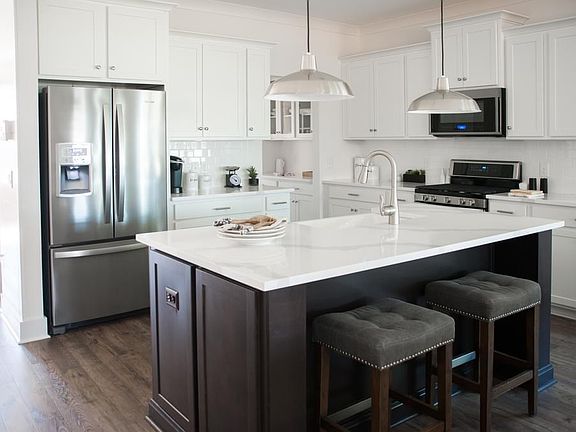 PHOTOS OF A SIMILAR HOME