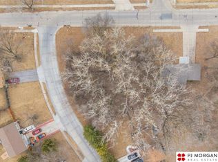 7166 N 51st St, Omaha, NE 68152