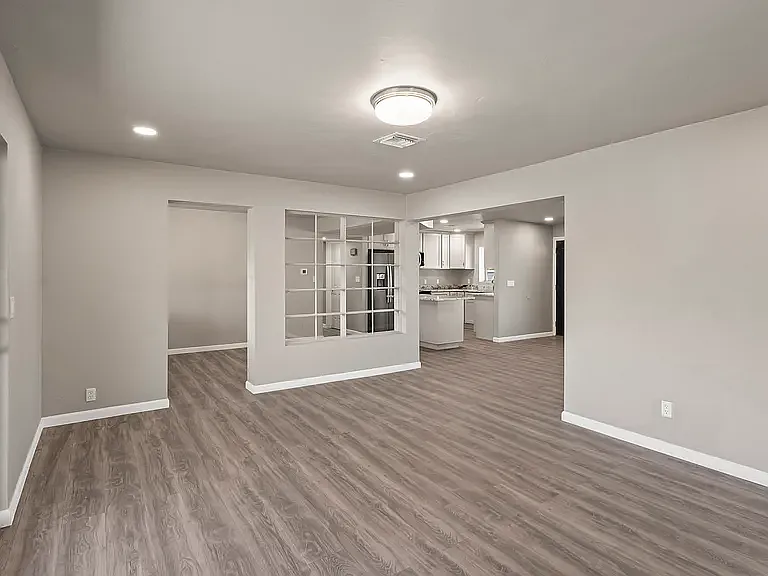 1331 S Edlin Ave — Photo 8