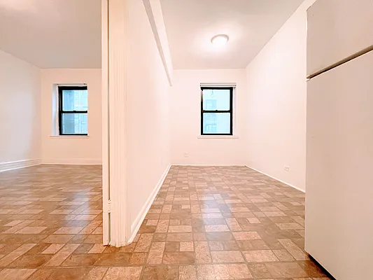 Rented by HOLTON REAL ESTATE INC. | media 12