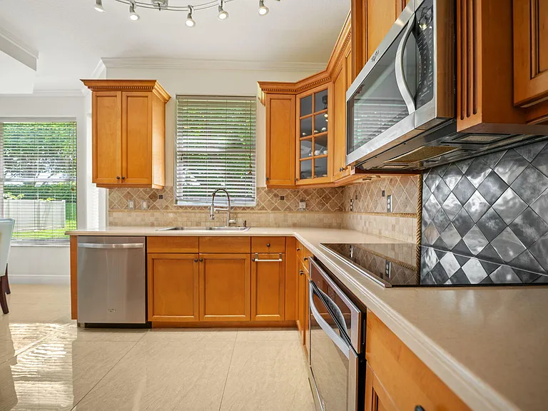 9058 Alexandra Cir — Photo 19