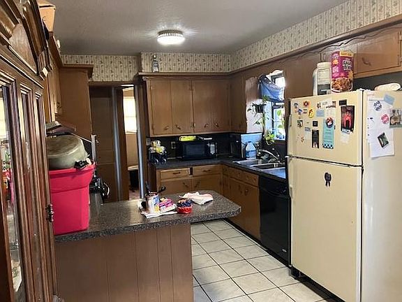 4th image of 1005 Woods Ave