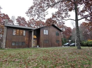 8 Hanover Ct, Dartmouth, MA 02747