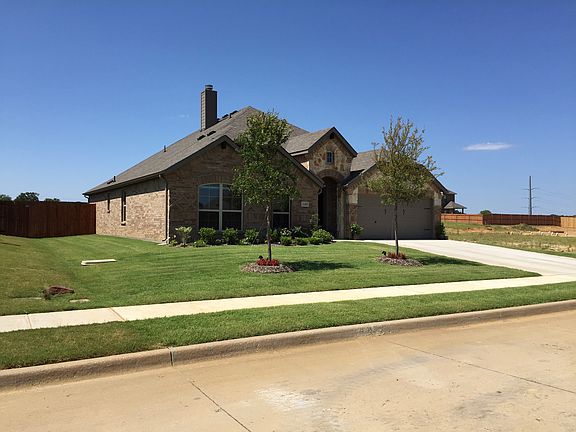2nd image of 1149 Sapphire Ln