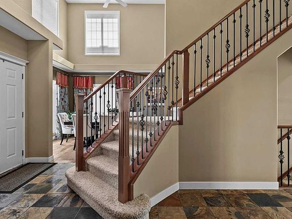 3rd image of 290 NE Tuscany Ridge Park NW