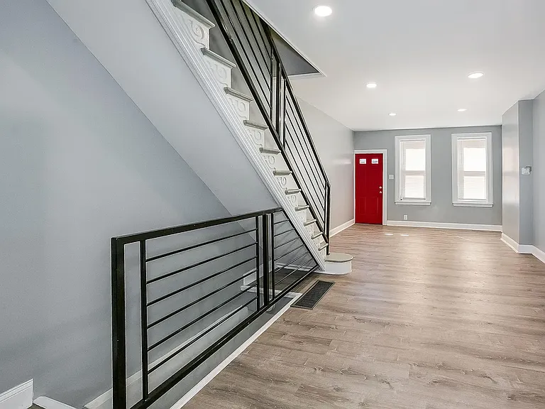 2811 E Venango St — Photo 12