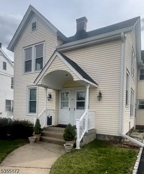 19 E Hanover Ave