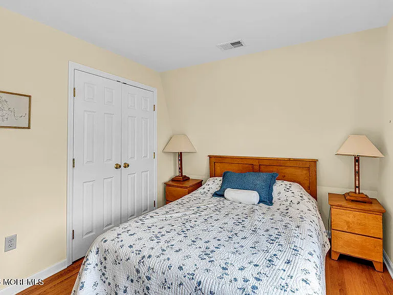 600 Saint Clair Ave — Photo 17