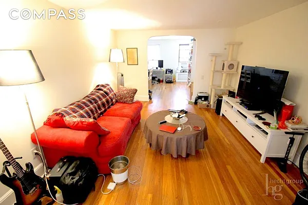 Rented by Compass | media 47